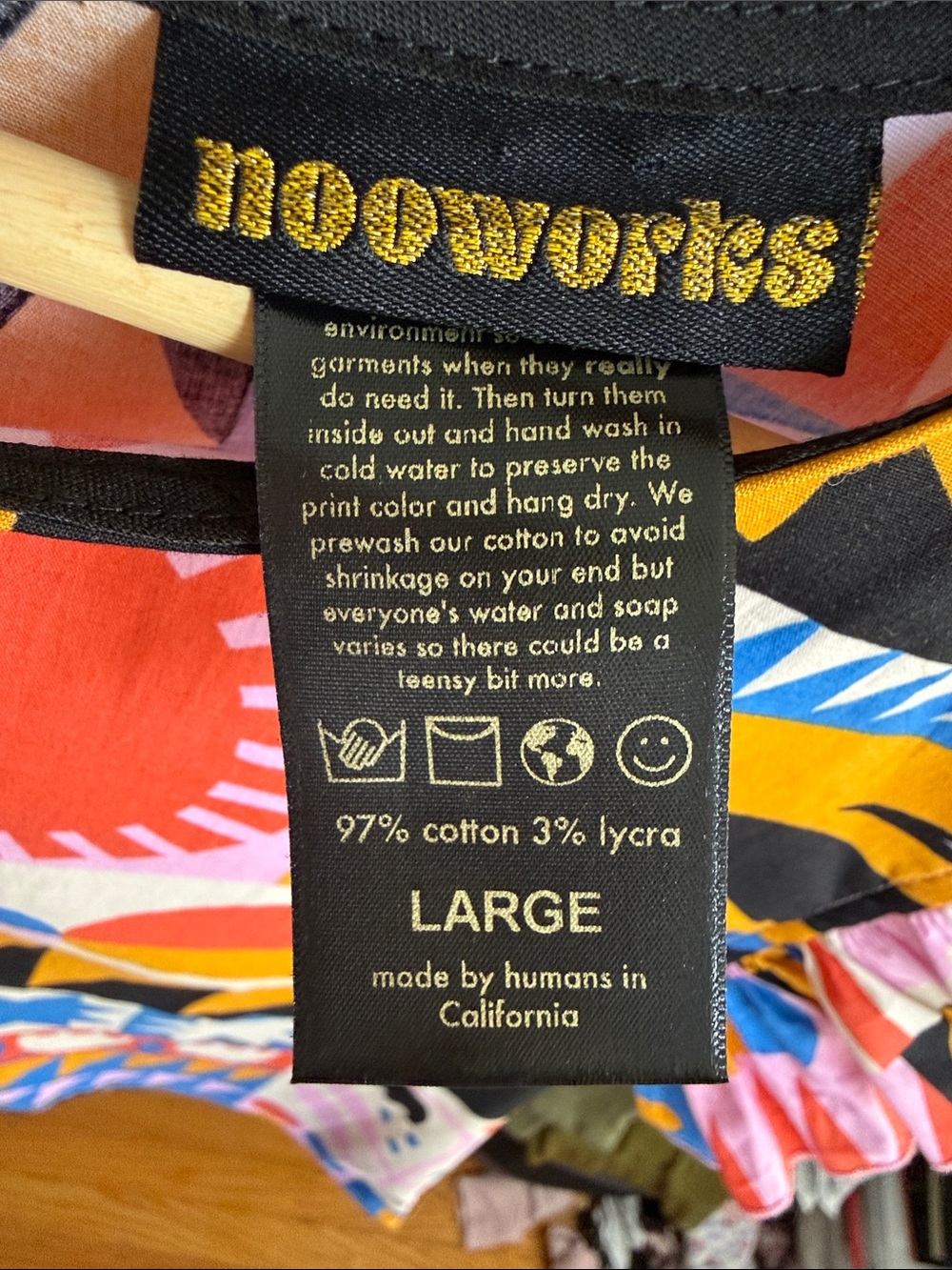NOOWORKS Congdon Ruffle Top - Picture 3 of 3